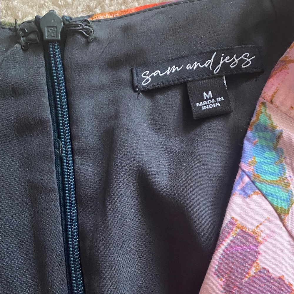Sam and Jess size medium romper. Lined back zipper - Picture 2 of 7